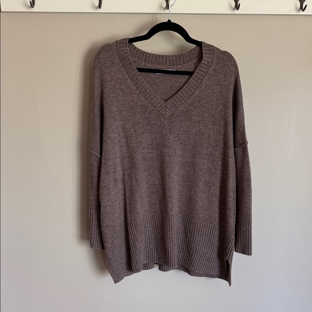 Mersea Montauk Cozy V-Neck Sweater in Antler O/S